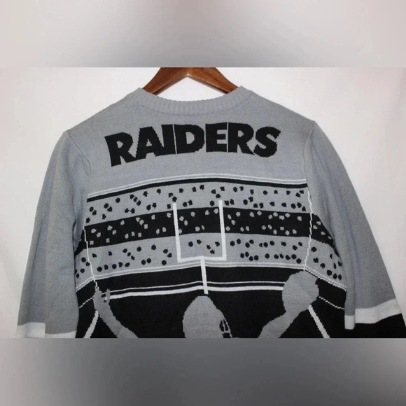 Men’s Las Vegas Raiders Stadium Football Lightup Crewneck Sweater Size Small - Picture 9 of 12